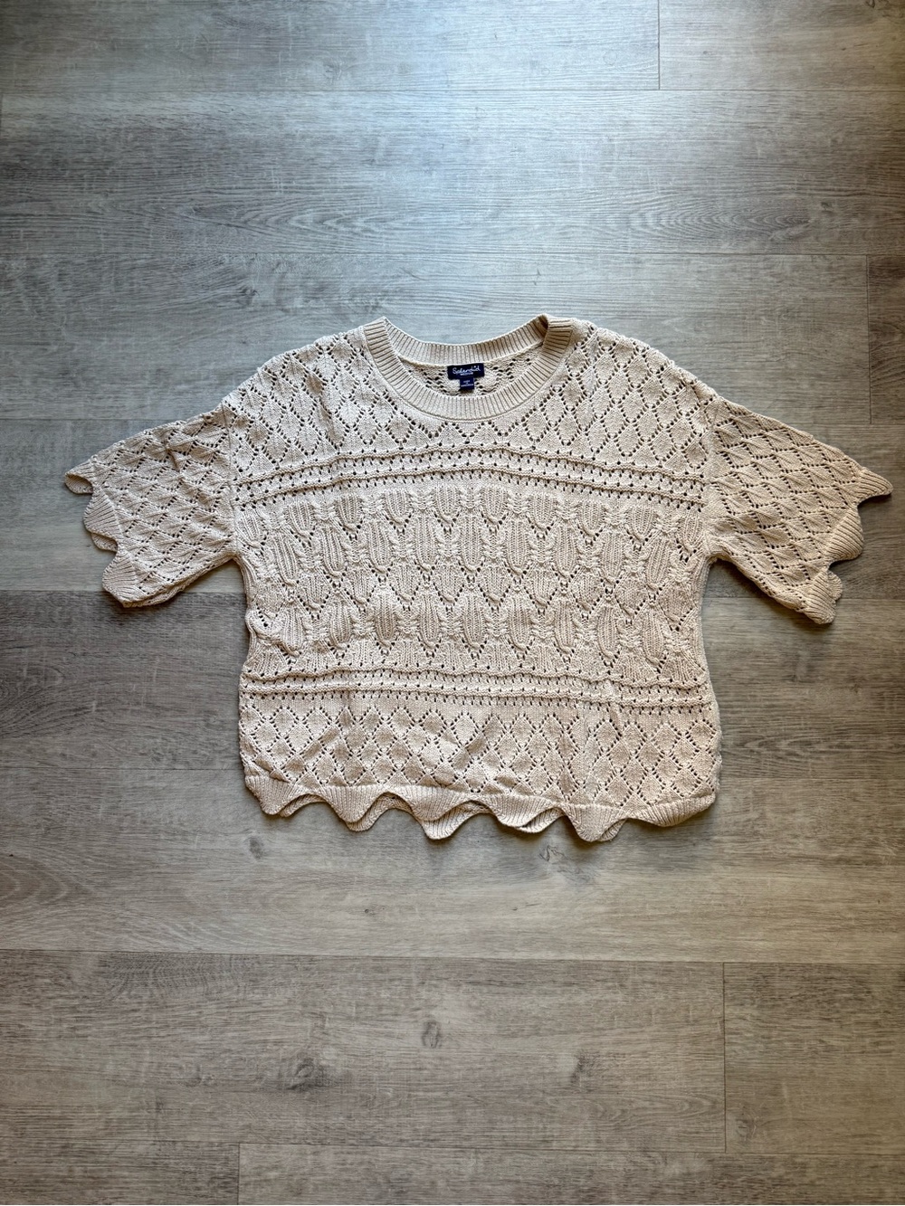 Splendid Short Sleeves Pointelle Knit Design Scalloped Hem Beige Sweater Size M